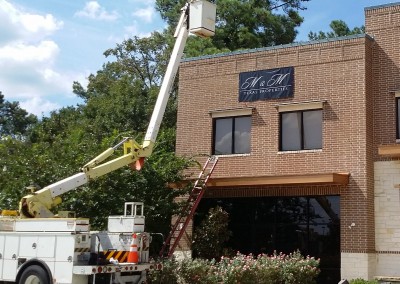 M&M Texas Properties Building Banner Installation