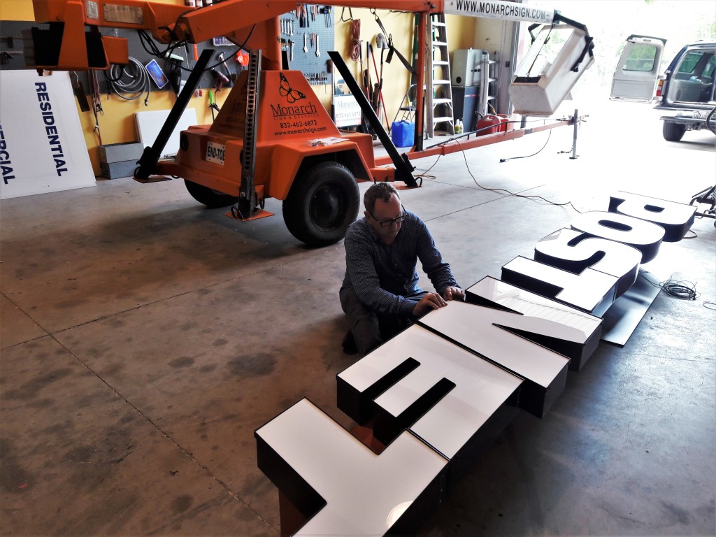 inspecting channel letter sign